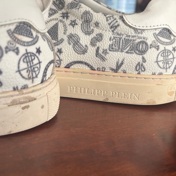 Philipp Plein Men’s White and Silver Patterned Sneakers - Picture 3 of 4